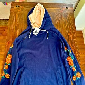 NWT XL Navy blue and floral ampersand women’s sweater